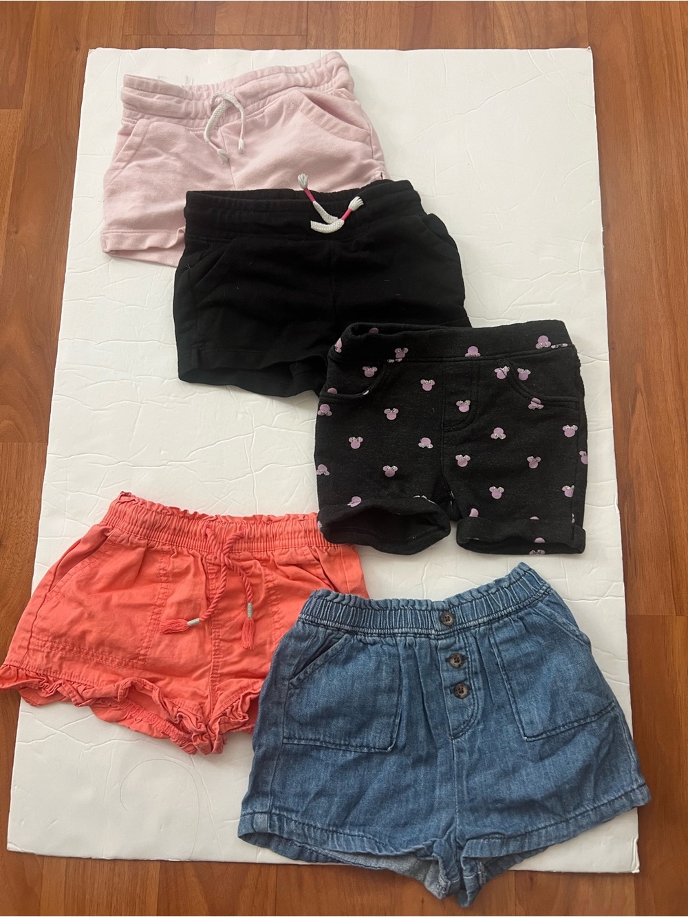 18-24m/2T toddler girls Shorts bundle of 5: Disney, Cat & Jack, Gap, Old Navy